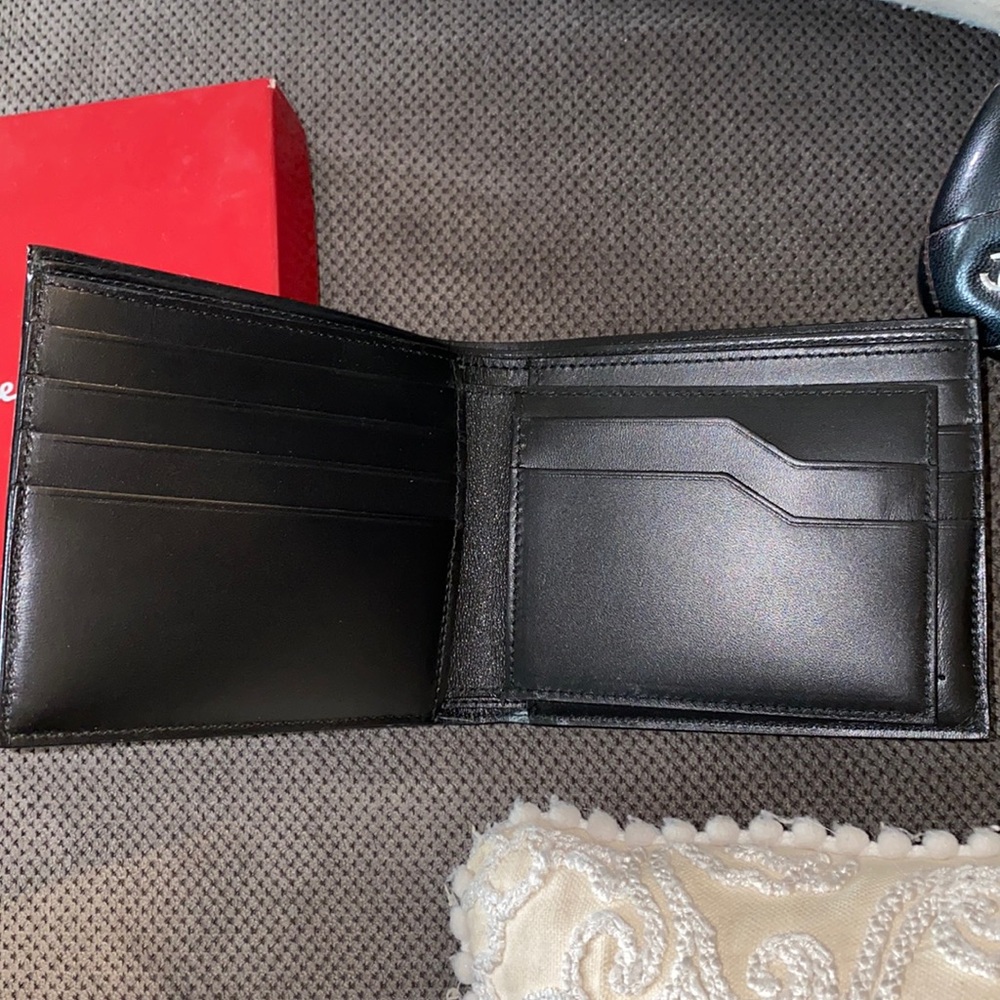 Salvatore Ferragamo Wallet - Picture 2 of 5